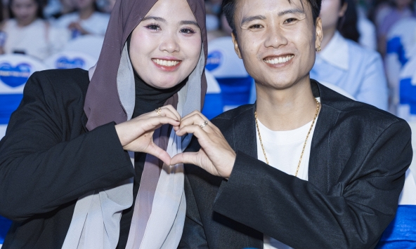 Vợ Indonesia của Đạt Villa xuất hiện tại WeFamily Awards 2026: Nhắn gửi cực đáng yêu đến các mẹ bỉm ở Việt Nam