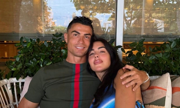 Vợ Ronaldo chỉ trích HLV Bồ Đào Nha