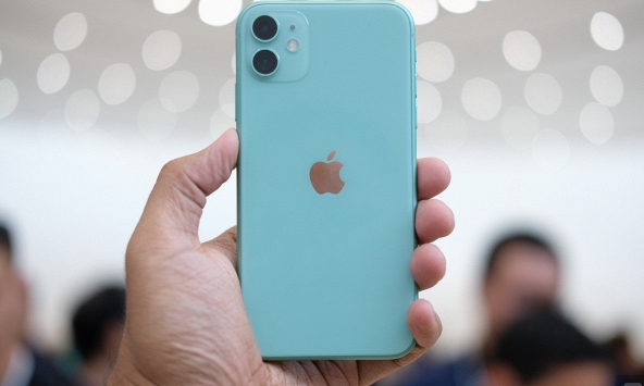 Chiếc iPhone 'quốc dân' từng được bán hơn 20 triệu đồng nay giá chỉ còn 5 triệu, đáng mua nhất lúc này