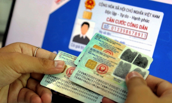 Công an cửa khẩu Nội Bài quan trọng: Người đi nước ngoài kiểm tra kỹ thông tin trên thẻ căn cước/ CCCD 
