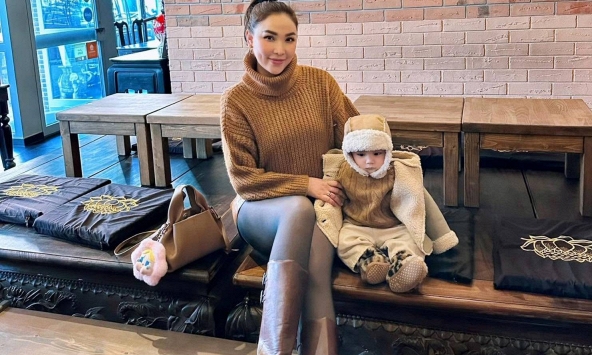 Diễn viên Quỳnh Thư sau biến cố sang Đức sống, sinh con: 'Em yêu anh rất nhiều!'