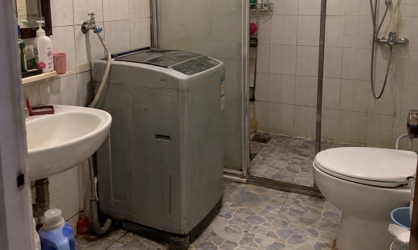Tại sao ngày càng nhiều gia đình không còn đặt máy giặt trong nhà vệ sinh? 2 vị trí mới khô ráo, gọn nhà, dùng cũng thuận tiện hơn