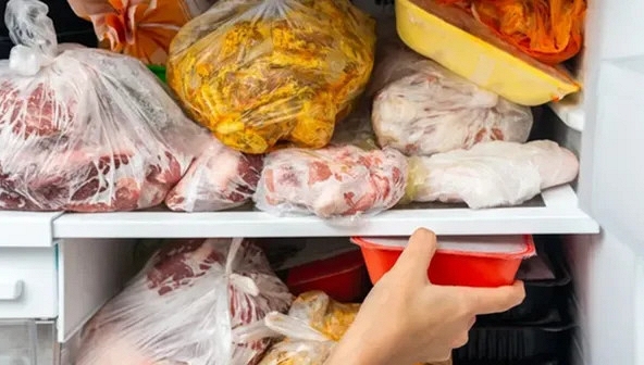 Ngày càng nhiều người mắc ung thư đại trực tràng, bác sĩ thở dài: 'Đừng ăn 5 món để lâu trong tủ lạnh'