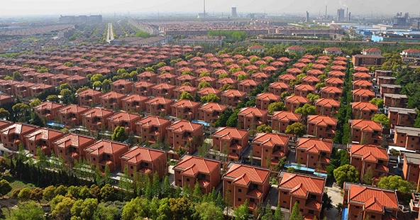 Bí ẩn ngôi làng nghèo bỗng chốc 'phất lên' nhờ quyết định táo bạo, xây được khách sạn chọc trời cao 328m, đúc tượng bò bằng vàng nặng 1 tấn