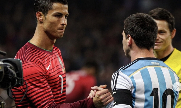 Bình luận gây bão của Ronaldo dưới bài đăng của Messi