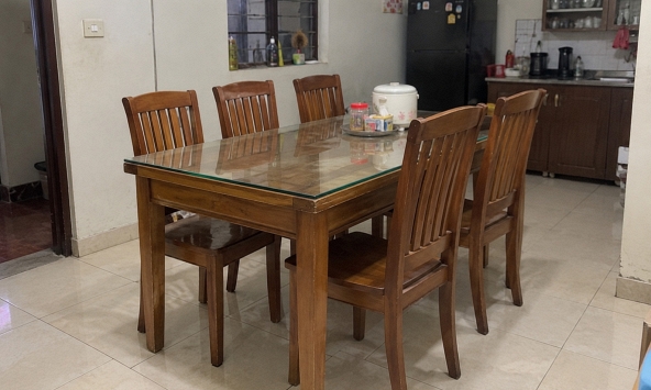 Tại sao ngày càng nhiều gia đình không còn làm bộ bàn ăn 6 ghế? 2 kiểu bàn mới linh hoạt, hợp nhà hiện đại hơn