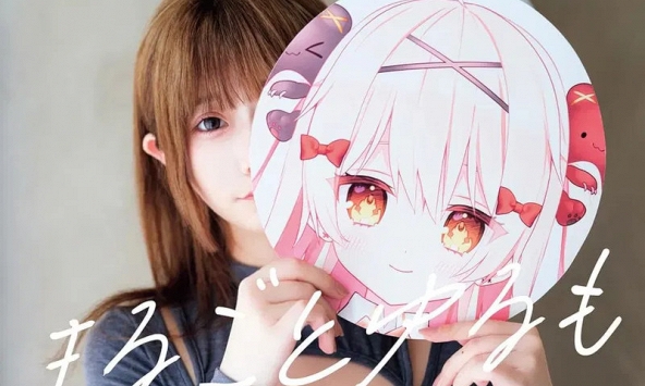 Từng khiến MXH khiếp sợ vì căn phòng bừa bộn, nữ streamer này giờ lại làm tất cả 'quay xe' khi trổ tài cosplay