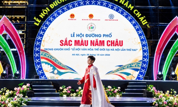 Á quân Phùng Thiên Bảo gây ấn tượng tại Lễ hội Đường phố 'Sắc màu năm châu' 2026