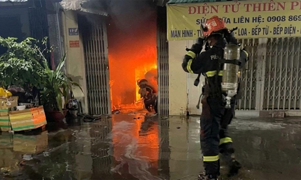 Cháy nhà ở TP.HCM: Cụ bà 81 tuổi trượt ngã tử vong trong lúc tháo chạy