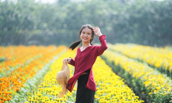 Phát hiện ngôi làng ở Việt Nam có hơn 2.000 giống hoa 'không chạm đất', mỗi lần chăm cây phải làm việc này