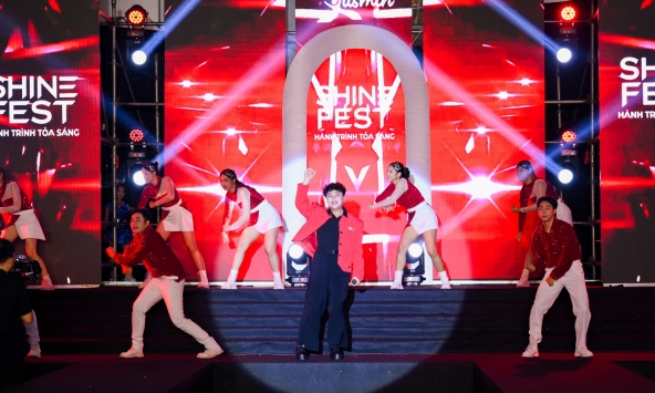Vũ Nam Khánh gây chú ý với 'Khát vọng vinh quang' tại Shine Fest 2026