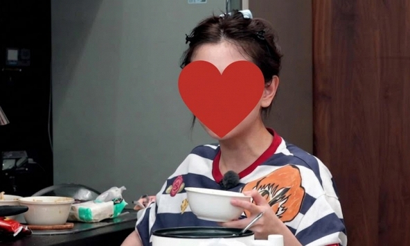 Than thở về cha mẹ, nữ diễn viên không ngờ nhận phản ứng ngược: Nhiều tình tiết quá vô lý
