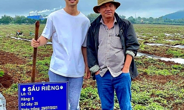 Cây sầu riêng Công Phượng trồng cùng bầu Đức năm 2021 giờ ra sao