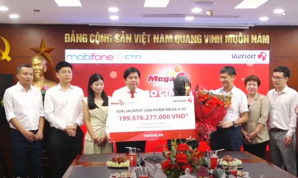 Mua vé số 20.000 đồng, người phụ nữ An Giang trúng gần 200 tỷ đồng, lập kỷ lục sau 10 năm