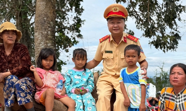 “Người giữ nhịp bình yên” kể chuyện phía sau sắc phục CSGT