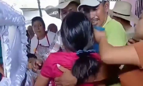 Bé gái 15 tuổi tỉnh dậy giữa đám tang của chính mình sau 8 giờ: Lời kể về những gì nhìn thấy gây sửng sốt