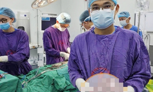 Rõ ràng sụt cân nhưng bụng ngày càng 'to như trống', người đàn ông 43 tuổi ngỡ ngàng phát hiện loại khối u hiếm gặp