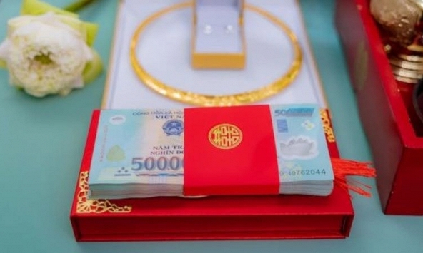 Chưa cưới đã cãi nhau vì 50 triệu tiền thách cưới, cô gái chạnh lòng khi nghe bạn trai nói một câu: “Chỗ em bán con à?”