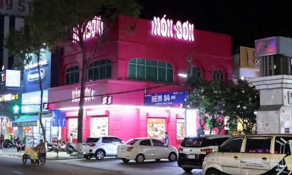 Lý do Nón Sơn đặt 195 cửa hàng 'mặt tiền đắt như vàng'