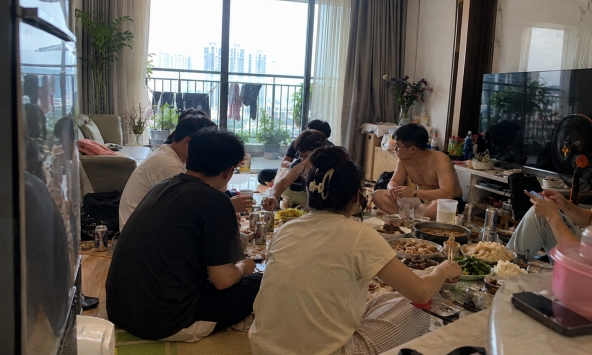 Vì sao ngày càng nhiều người ngại tụ tập ăn uống tại nhà?