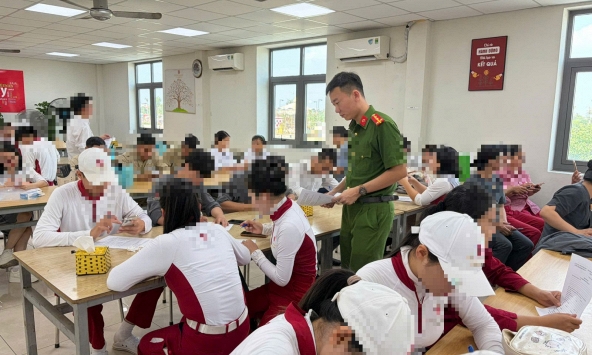 Công an kiểm tra 50 người ở công ty golf