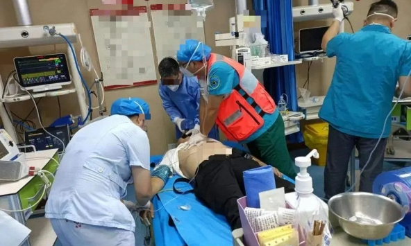 Người đàn ông 40 tuổi tử vong vì nhồi máu cơ tim, bác sĩ nói thẳng: 3 loại nước uống ban đêm ngang 'nuốt độc'