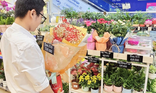 Siêu thị tăng ưu đãi, quà tặng 20/10 nhiều mức giá