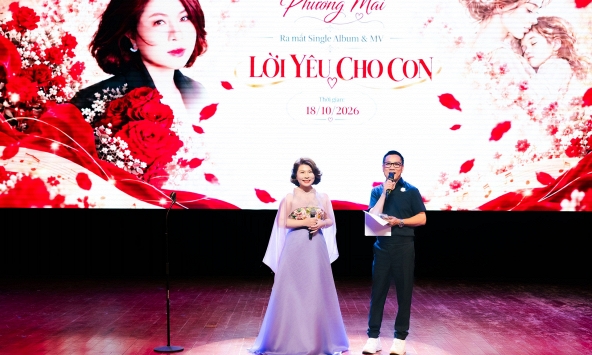 Ca sĩ Phương Mai rưng rưng khi lần đầu được thầy khen trong buổi ra mắt MV 'Lời yêu cho con'