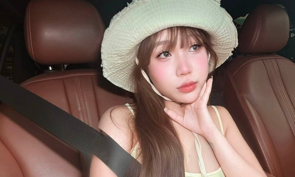 Cô giáo dạy bơi bất ngờ viral vì quá xinh đẹp, khiến CĐM 'đua nhau' xếp hàng xin học