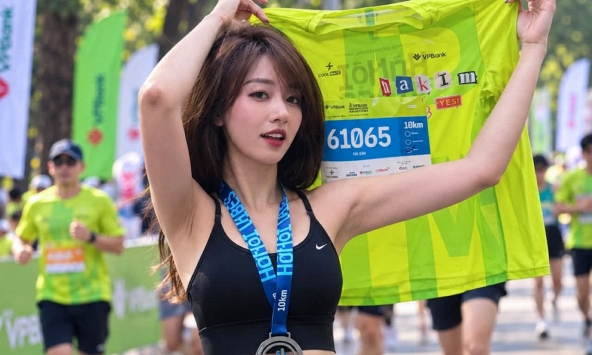 Trở lại đường đua, Hà Kim lại 'đốt cháy' giải chạy với thần thái không thể tin được