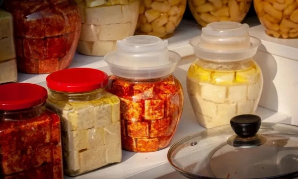 4 loại gia vị mở nắp phải cất ngay vào tủ lạnh, nếu không thứ gia đình bạn ăn vào toàn nấm mốc và 'mầm bệnh'
