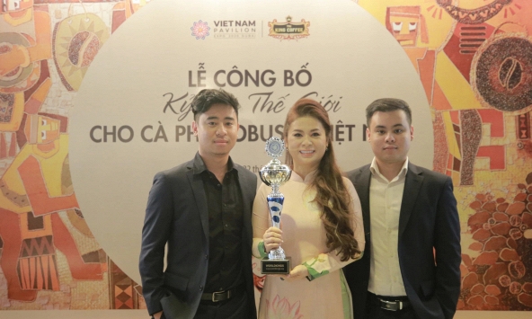 4 người con cùng mang tên Nguyên của ông Đặng Lê Nguyên Vũ và bà Lê Hoàng Diệp Thảo
