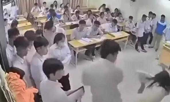 Danh tính nam sinh đấm cô giáo gãy xương cánh mũi ngay trên bục giảng ở Hà Nội