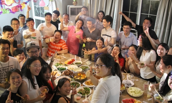 Đi họp lớp gặp bạn cũ, người đàn ông đòi bằng được khoản nợ 77,4 triệu đồng