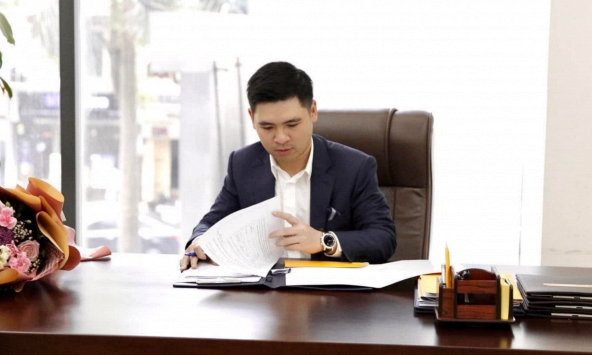Người đàn ông ở Hà Nội sở hữu hơn 1,4 nghìn tỷ, sống trong căn biệt thự 6 tầng với vợ Hoa hậu