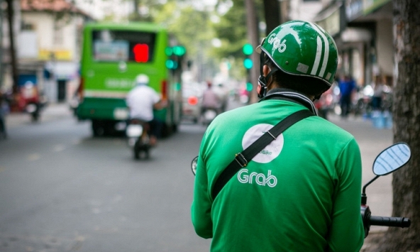 Từ 22/10/2026, Grab tự động ghi âm mọi chuyến xe ban đêm, khách không thể tắt