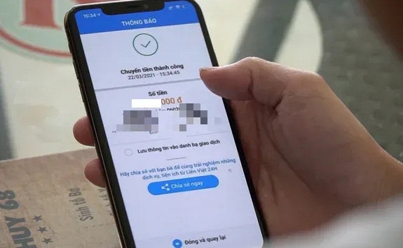Công an xác minh giao dịch chuyển khoản 41 triệu đồng của một nhân viên tiệm vàng