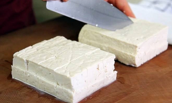 Đi chợ mua đậu phụ, gặp 4 dấu hiệu này tôi nhất định không lấy: Người bán lâu năm cũng phải gật gù khen sành