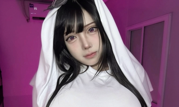 Pi Tiên cosplay Halloween phong cách 'Con ma ngộ nghĩnh', khoe đường cong cực gắt!