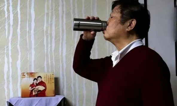 Đàn ông sống thọ thường có 3 'sở thích' này vào buổi tối: Sau tuổi 40 có đủ thì cơ thể còn sung sức, khỏe hơn tập thể dục