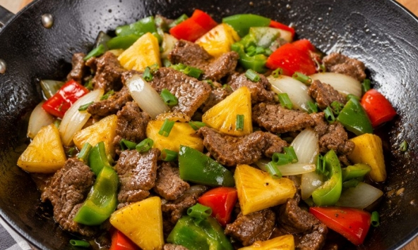 Thịt bò giàu protein, sắt và vitamin B12 nhưng 5 nhóm người này lại cần dè chừng khi ăn