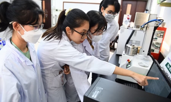 Kỷ nguyên AI mở rộng, vì sao cánh cửa STEM vẫn hẹp với nữ sinh?