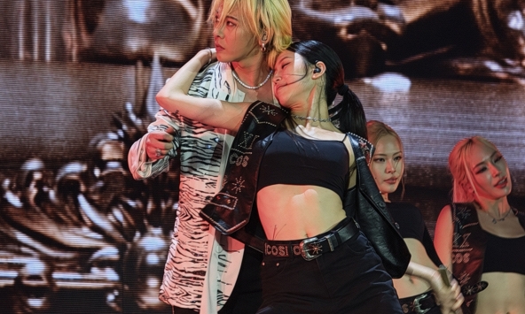 Mỹ Đình đẹp 'nghẹt thở' trong đêm cuối BIGBANG: Pháo hoa rợp trời, không ai muốn kết thúc cuộc hẹn 20 năm