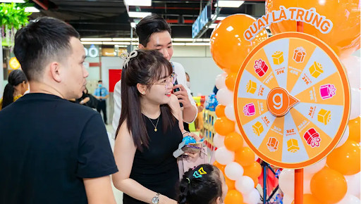 Vòng quay may mắn online và vòng quay vật lý: Nên chọn loại nào?