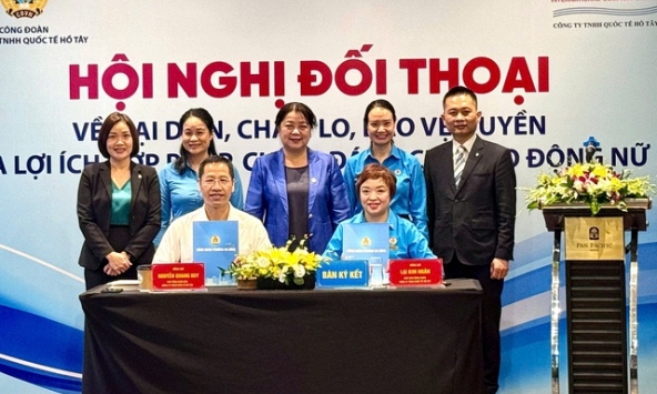 Đối thoại tại nơi làm việc: Thêm chính sách chăm lo cho lao động nữ