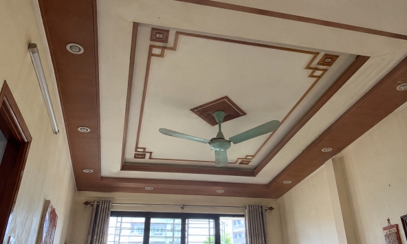 Tại sao ngày càng nhiều gia đình không còn làm trần thạch cao giật cấp? 2 kiểu trần giúp nhà cao thoáng và sang hơn đang thành xu hướng