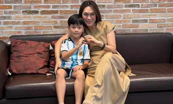 Đàm Vĩnh Hưng đưa con trai đi xem show của nữ ca sĩ đình đám được anh gọi là 'người yêu cũ'