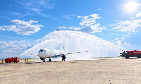 Hôm qua - 29/10, một máy bay của Bamboo Airways từ Trung Quốc hạ cánh tại sân bay Việt Nam được thực hiện nghi thức đặc biệt