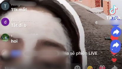 C.G tiếp tục 'tạo sóng', livestream bất chấp bị bố mẹ phản ứng gắt, níu chân vạn mắt xem