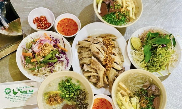 Chuyên gia ẩm thực khen ngợi, reviewer săn đón hay bác hàng xóm chỉ điểm: Đâu mới là bảo chứng uy tín nhất cho một quán ngon?